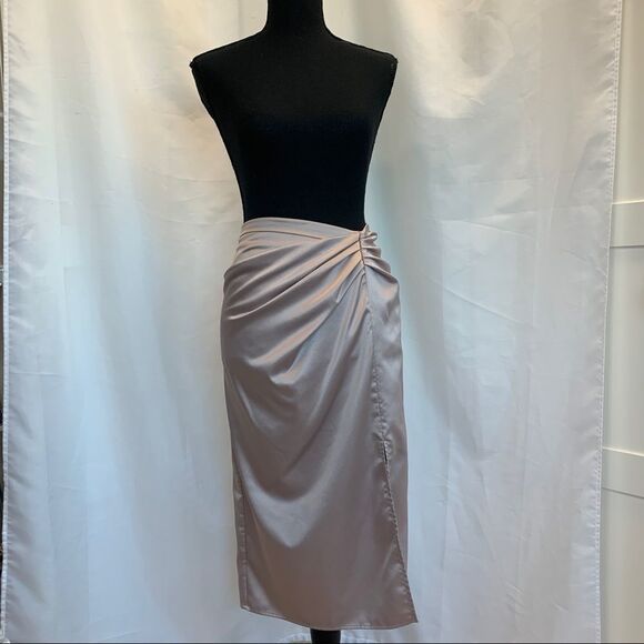 RO & DE beige satin effect ruched skirt Sz L NWT - Picture 12 of 12